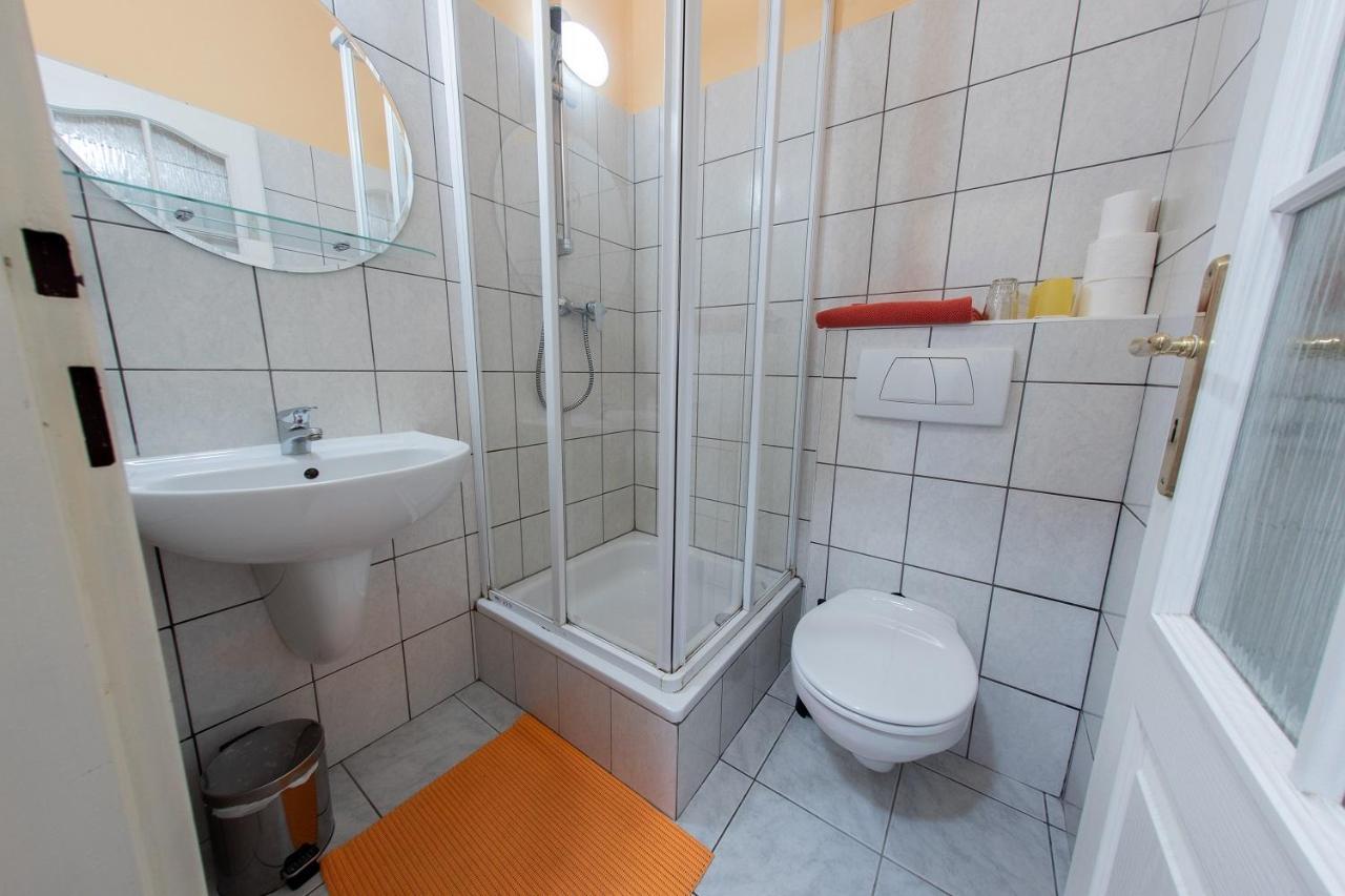 Penzion Skolicka Praha Bagian luar foto