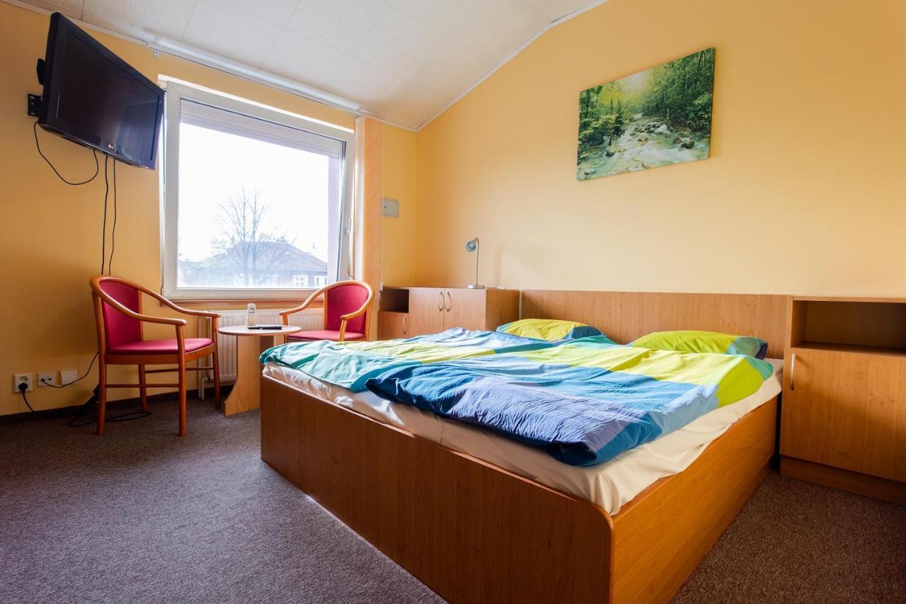 Penzion Skolicka Praha Bagian luar foto
